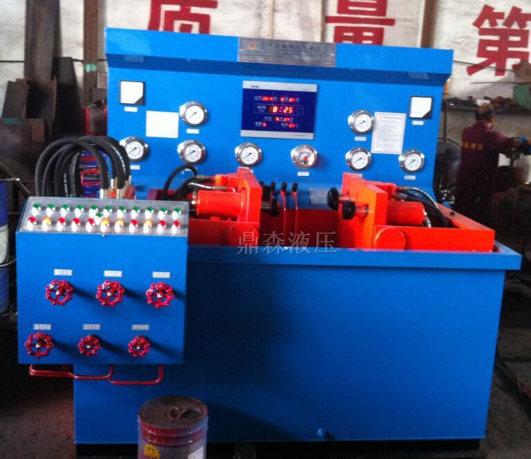 試壓現場(chǎng)圖，可選配電腦，打印以及遠程監控